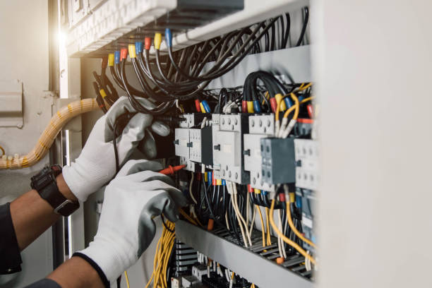 Best Affordable Emergency Electrician  in Clinton, IL